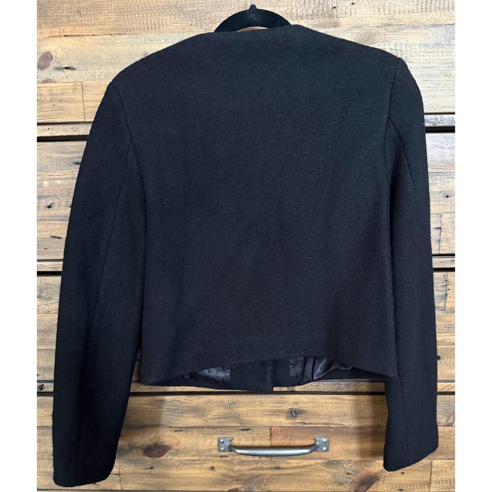 Quince Jacket Womens Medium Black Wool Collarless Gold Button Pockets Short NWT - Picture 2 of 7